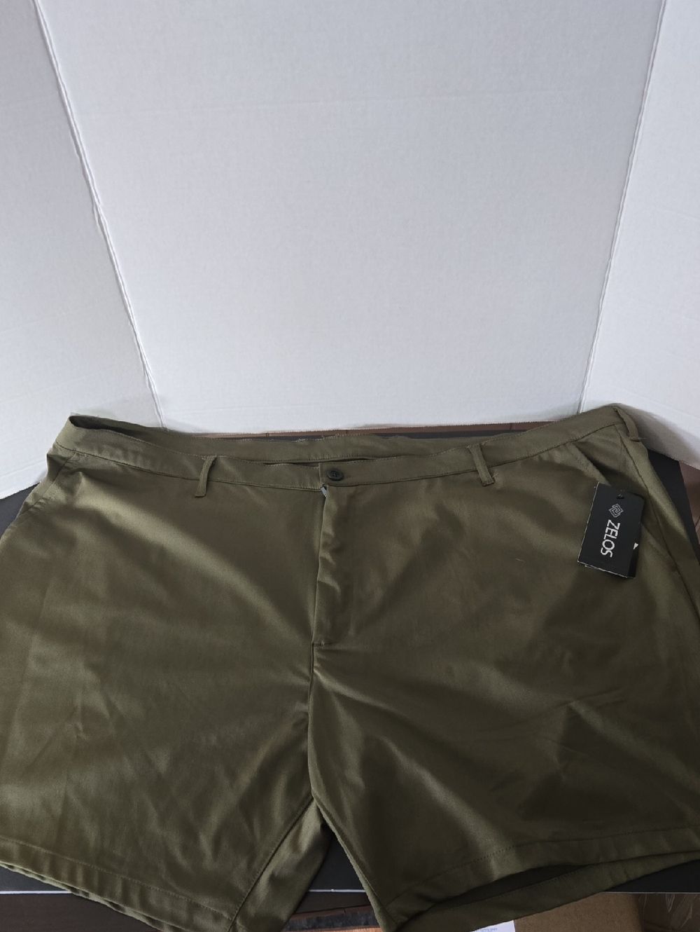 Zelos Mens Quick Dry Olive Green Size 50 Shorts NWT